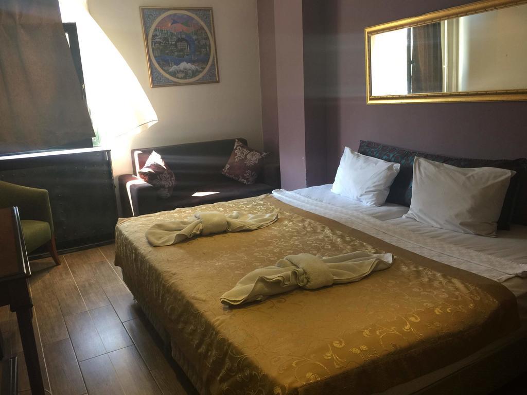 Esra Sultan Petrol Hotel Estambul Habitación foto