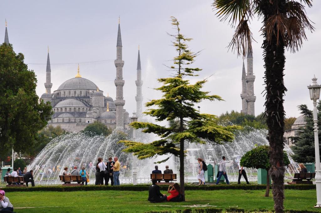 Esra Sultan Petrol Hotel Estambul Exterior foto