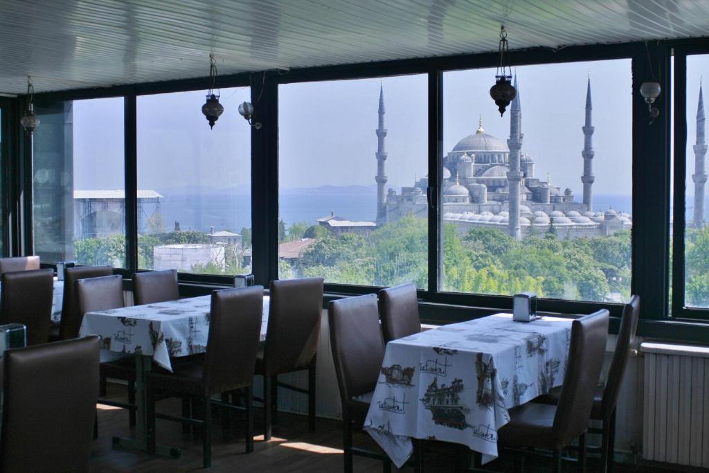 Esra Sultan Petrol Hotel Estambul Habitación foto