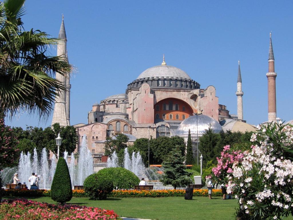Esra Sultan Petrol Hotel Estambul Exterior foto