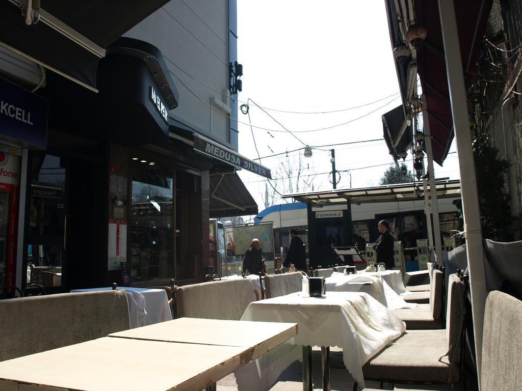 Esra Sultan Petrol Hotel Estambul Exterior foto
